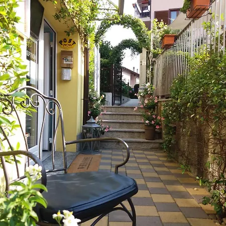 Residence Domaso 아파트호텔 도마소