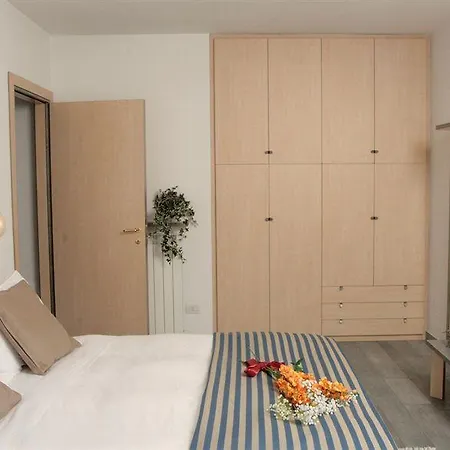 Residence Domaso מלון דירות 3*
