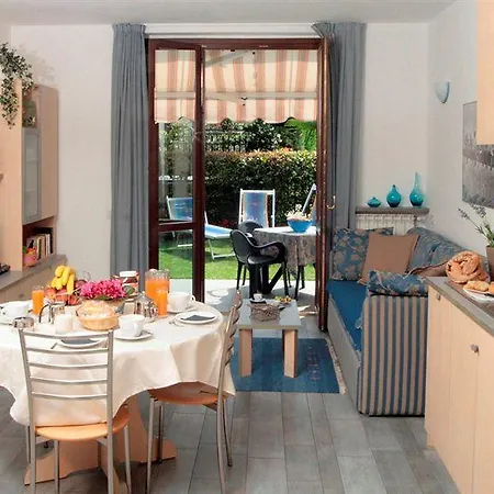 Residence Domaso מלון דירות 3*