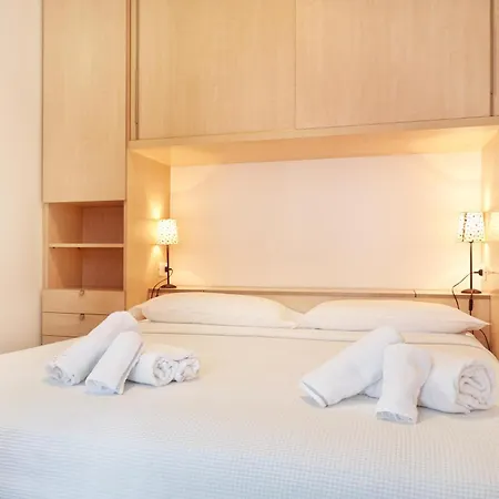 Residence Domaso מלון דירות