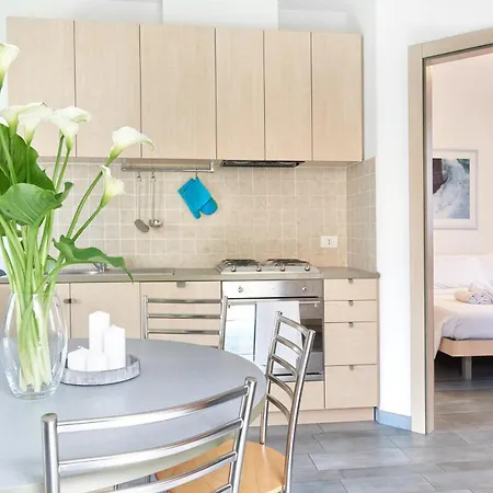 Residence Domaso מלון דירות דומאסו
